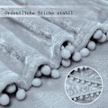 Pikkukuva 2 / 5: Flanelipuuvillainen peitto, pomponit, mukava peitto, sohvapeitto - fleece-peitto sohvalle, valkoinen