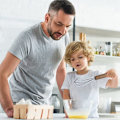 Miniatyrbilde 5 av 5: Silikonvisp med trehåndtak visp for egg og eggehviter