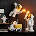 Pikkukuva 5 / 5: Seinän valot astronautti lasten pöytälamppu, moderni astronautti hehkuva LED-pöytälamppu KLB