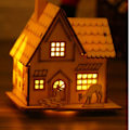 Miniatyrbilde 6 av 6: LED-trehus Julehus Opplyst Julelandsby Mini Tretre KLB