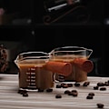Pikkukuva 5 / 5: 1 pakkaus kaksoisnokkainen mittaava kolminkertainen kannu maitoastia puukahvalla 75ML espressoshottilasiosat kirkas lasi