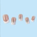 Miniatyrbillede 3 af 4: Nude falske negle tips firkantet fransk tryk på negle rhinestone medium længde slid kunstige negle til neglekunst manicure dekoration, 24 stk