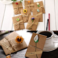 Miniatyrbillede 5 af 5: 25 stk. tørrede blomster dekoreret postkort, DIY tørrede blomster lykønskningskort, håndlavede retro kraftpapir blanke kort (105* 71mm, 5 stilarter)