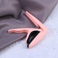 Miniatyrbillede 4 af 5: Professionel Ukulele Capo Enhånds Hurtig Udskiftning Ukelele Capo Zink Legering Guitar Dele Tilbehør