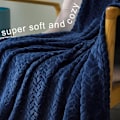 Miniatyrbillede 5 af 5: Flannel Fleece Tæppe, 127x178 CM Sofa Tæpper, Blødt Jacquard Væv Blade Mønster Tæpper til Sofa, Navy Blåt Tæppe