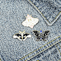 Miniatyrbild 2 av 5: Fjäril emalj pin set cool skräck emalj knappnål brosch