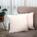 Miniatyrbillede 2 af 5: Pakke med 2 bløde plys beige pudebetræk 45x45cm firkantede pudebetræk med kort fluffy kunstig uld pudebetræk til sofa soveværelse stue