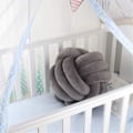 Miniatyrbilde 4 av 5: Knutepute, knutet ballpute, dekorativ knuteballpute, håndlaget babyduppute, myk plysj, til sofa, bil, kontor, 27 * 27 cm Pink