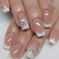 Miniatyrbillede 1 af 4: Nude falske negle tips firkantet fransk tryk på negle rhinestone medium længde slid kunstige negle til neglekunst manicure dekoration, 24 stk