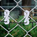 Miniatyrbild 5 av 5: 100-pack minirännkrokar för utomhusbelysning, S-formade rännklipps, idealiska för julbelysning, klusterbelysning, istappsljus och ljusslingor