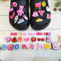 Miniatyrbild 3 av 5: Rosa skoprydnader för Crocs, 20 st olika former söta träskosmycken, PVC-prydnader skor och armband accessoarer för tonåringar flickor kvinnor,