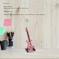 Miniatyrbild 8 av 8: 10cm Mini Gitarr Ornament Display Fäste Förvaringslåda Musikinstrument Gitarr Modell för Dockhus Rosa