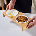 Miniatyrbild 3 av 5: Upphöjd matskål för katt, ergonomisk design, massivt bambustativ, justerbar höjd, hopfällbar & avtagbar, diskmaskins- och mikrovågssäker kattskålsset för