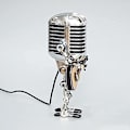 Miniatyrbild 2 av 5: Unik Mikrofon Robot Lampa, Metall Mikrofonrobot med Mini Gitarr, Retro Metall Industriell Stil Skrivbordslampa för Heminredning, Justerbara Leder för