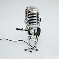 Miniatyrbild 4 av 5: Unik Mikrofon Robot Lampa, Metall Mikrofonrobot med Mini Gitarr, Retro Metall Industriell Stil Skrivbordslampa för Heminredning, Justerbara Leder för