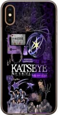 Kompatibelt Mobildeksel til Apple iPhone X KATSEYE i lilla collage med gruppebilder, stjerner, logo og glitrende nostalgiske detaljer lila