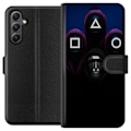Miniatyrbild 1 av 3: Samsung Galaxy S23 FE Plånboksfodral Squid Game Säsong 3 Nya Ikoner Populär Serie TV Motiv Asiatisk Drama Trend Ikoniskt Grafisk Design