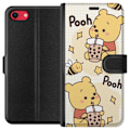 Miniatyrbillede 1 af 3: Apple iPhone 8 Tegnebogsetui Nalle Pooh-stil - klassisk bjørnemotiv i en ny fortolkning