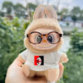 Miniatyrbild 2 av 3: Pop Mart Labubu The Monsters T-shirt Motiv {design.name_on_product} – Passar Exciting Macaron, Have a Seat & Big Into Energy | 100% bomull AC Milan vit one size