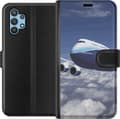 Kompatibelt Plånboksfodral till Samsung Galaxy A32 5G Blåvitt passagerarflygplan ovanför moln under en blå himmel blå