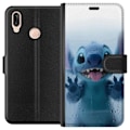 Miniatyrbillede 1 af 3: Huawei P20 lite Tegnebogsetui Stitch ved et vindue i sød stil