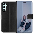 Miniatyrbild 1 av 3: Samsung Galaxy A34 Plånboksfodral Lisa from Blackpink – K-pop Style Icon