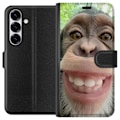 Miniatyrbillede 1 af 3: Samsung Galaxy S25 Tegnebogsetui Chimp Selfie Rolig Grafisk Design Abe Dyremotiv Trendy Sjovt Motiv Populært Urban Kunst Stil