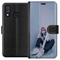 Pikkukuva 1 / 3: Samsung Galaxy A40 Lompakkokotelo Lisa from Blackpink – K-pop Style Icon