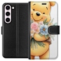 Miniatyrbillede 1 af 3: Samsung Galaxy S23 Tegnebogsetui Nalle Puh med blomster - klas