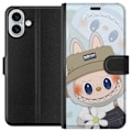Miniatyrbilde 1 av 3: Apple iPhone 16 Plus Lommeboketui Labubu med hatt - Pop Mart-figur Mr. Butcher i retrostil med karakter