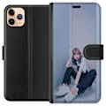 Miniatyrbillede 1 af 3: Apple iPhone 11 Pro Max Tegnebogsetui Lisa from Blackpink – K-pop Style Icon