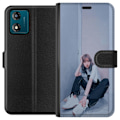 Pikkukuva 1 / 3: Motorola Moto E13 Lompakkokotelo Lisa from Blackpink – K-pop Style Icon