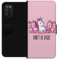 Kompatibel Tegnebogsetui til Samsung Galaxy A03s Hvid enhjørning blandt lyserøde heste med teksten Don't Be Basic mod en lyserød baggrund, legende og pink