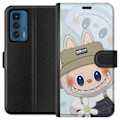 Miniatyrbild 1 av 3: Motorola Edge 20 Pro Plånboksfodral Labubu med hatt – Pop Mart-figur Mr. Butcher i retro stil med karaktär
