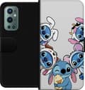 Kompatibel Tegnebogsetui til OnePlus 9 Pro Blå rumvæsner med hvide og lyserøde dyrehætter på lys baggrund, figurcollage hvid