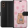 Kompatibel Tegnebogsetui til Apple iPhone XS Max Sød tegnet kapybara, der drikker bubble tea blandt lyserøde blomster og skinnende hjerter på lyserød pink