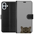 Miniatyrbild 1 av 3: Apple iPhone 16 Plus Plånboksfodral Grå Kattblick – stilren kattdesign med grå bakgrund