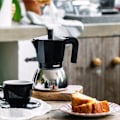 Miniatyrbillede 4 af 6: MONIX induktion rustfrit stål | Italiensk kaffemaskine i aluminium og rustfrit stål, 3 kopper, varmebestandigt håndtag, let at Svart