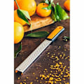 Miniatyrbillede 2 af 4: Skræller - Skræller - Zester - Rivejern BH - A195025 - Effektivt Zester rivejern i rustfrit stål orange