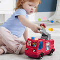Pikkukuva 6 / 6: Fisher-Price-Pienet Ihmiset-Palomiesauto monikielinen versio HYR88