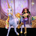 Pikkukuva 3 / 6: SPIN MASTER NUKKE 24 CM SOPHIA Unicorn Academy Regnbåge