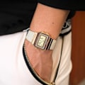 Miniatyrbillede 2 af 4: CASIO A700WEGL-7AEF unisex ur - Quartz - Digital - Grå stofrem Grå