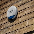 Miniatyrbillede 4 af 4: Yale Sirène Alarm Udendørs - Justerbar Sirène op til 100dB - Blinkende LED - Real-time Advarsler Via App