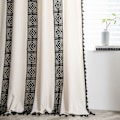 Miniatyrbilde 4 av 5: Boho-stil sorte stripete vindusgardiner med frynser i bomull/lin