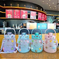 Miniatyrbilde 4 av 5: Beste tilbud - Kawaii vannflaske stor kapasitet - bærbar sportsflaske med søte tredimensjonale klistremerker Gradientfarge 1300ML (Lilla)