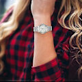 Miniatyrbild 2 av 3: Stilren Klocka i Rostfritt Stål Mode Quartz Klocka Justerbar Klocka Casual Diamant Armbandsur för Kvinnor Män (Silver)