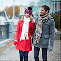 Pikkukuva 4 / 5: 60-luvun hippiasu naisille, hippirauhan kaulakoru, korvakorut, bandana, leopardikuvioiset asusteet, retrohiuspanta, lasit (M A1)