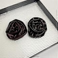 Miniatyrbillede 4 af 5: Stilfuld Rose Reversnål Læder Broche Multifunktionel Mode 3D Blomsternål Mode Tøj Nål til Kjoler og Tøj Sort (Lilla)