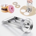 Miniatyrbillede 2 af 5: Donutform Non-klæbende Fødevaregodkendt Multifunktionel DIY Rustfrit Stål Kage Brød Konditori Skærer Maker Form Køkkenudstyr