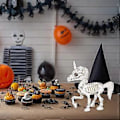 Pikkukuva 2 / 5: Yksisarvisen Halloween-kallokoriste pöydälle sisä- ja ulkokäyttöön, karmiva poseeraava patsas